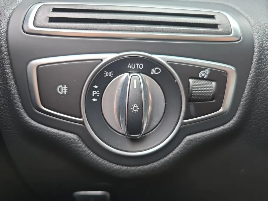 Mercedes-Benz C-Klasse 180 Business Solution AMG | Panoramadak | Cruise Control | Achteruitrijcamera | Apple Carplay/Android Auto |