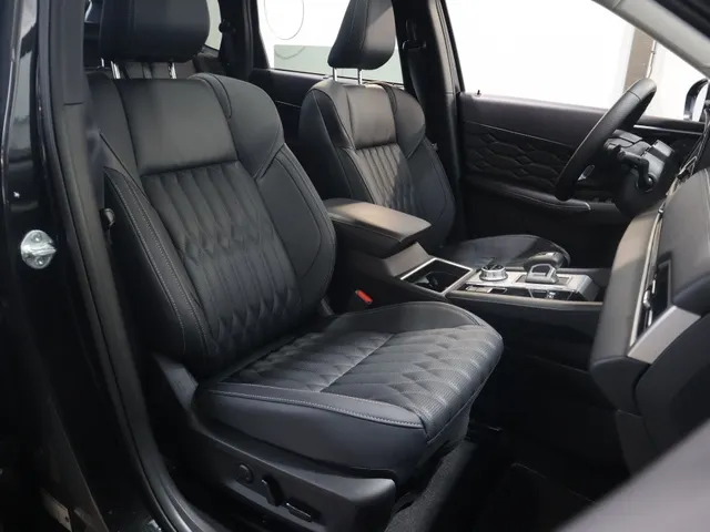 Mitsubishi Outlander 2.4 PHEV Instyle Trekhaak | Panodak | Adaptive Cruise | All Seas