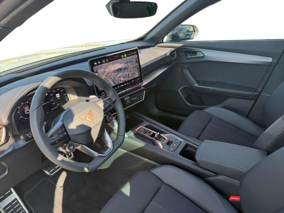 CUPRA Formentor 1.5 TSI e-Hybrid Business *NIEUW!*Schuif/Kantel Dak*Navi+Camera*Adaptive Crusie*Stoel/Stuur verw.*Sportieve Auto!
