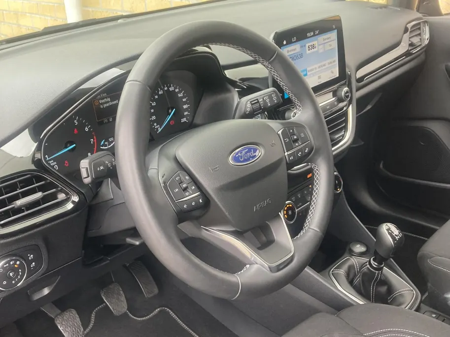 Ford Fiesta 1.0 EcoBoost 125 pk Hybrid Titanium Apple Carplay/ Android Auto - Winter Pack -Climate Control