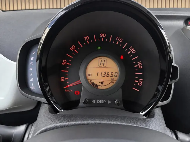 Toyota Aygo 1.0 VVT-i x-play | Automaat | Camera