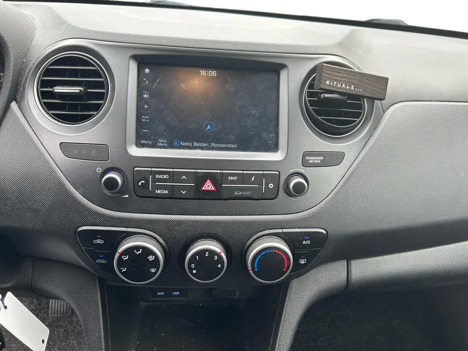 Hyundai i10 1.0i Comfort Zeer weinig km! NU RIJKLAARPRIJS incl. 12 maanden garantie!