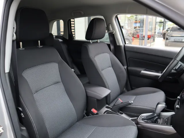 Suzuki Vitara 1.4 BoosterJet Hybrid Select Automaat All Seasons | Carplay | Adaptive Cruise