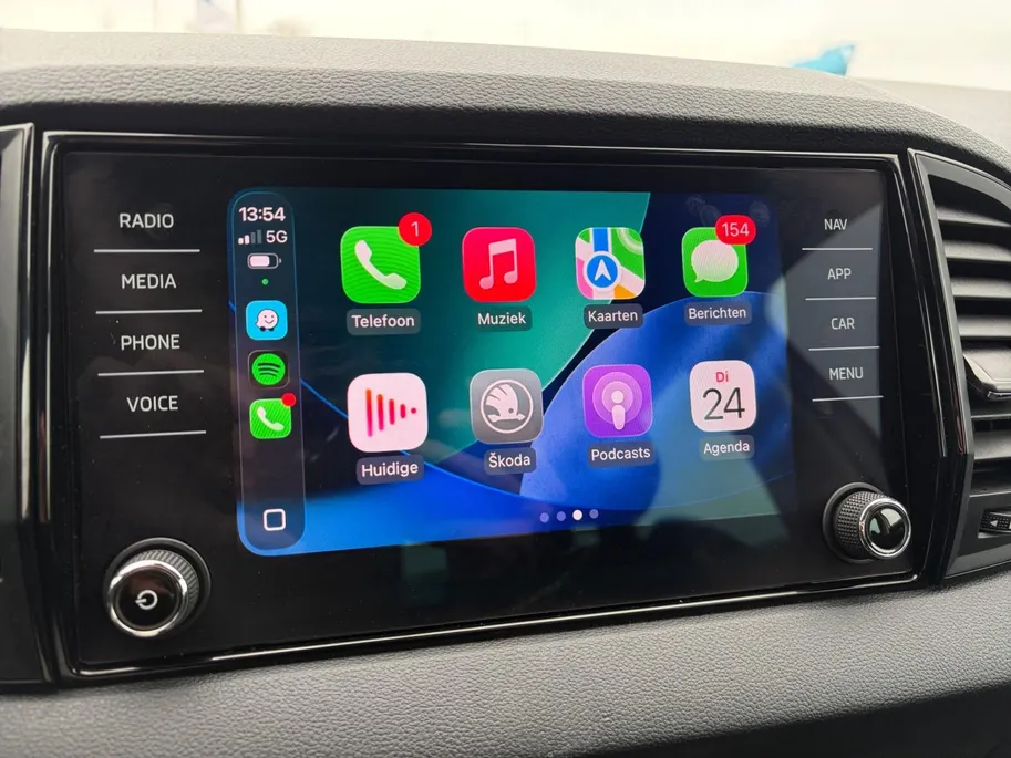 Škoda Karoq 1.5 TSI ACT Business Edition *Automaat*Navi via Carplay*Camera*Parkeersensoren*Climate Control*Keyless*Cruise Control*LM.Velgen*Zeer nette auto!