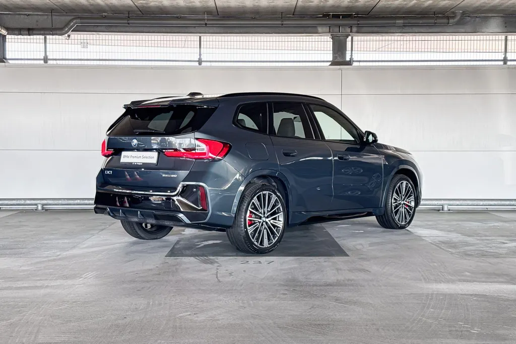 BMW iX1 eDrive20 67 kWh M Sport Edition