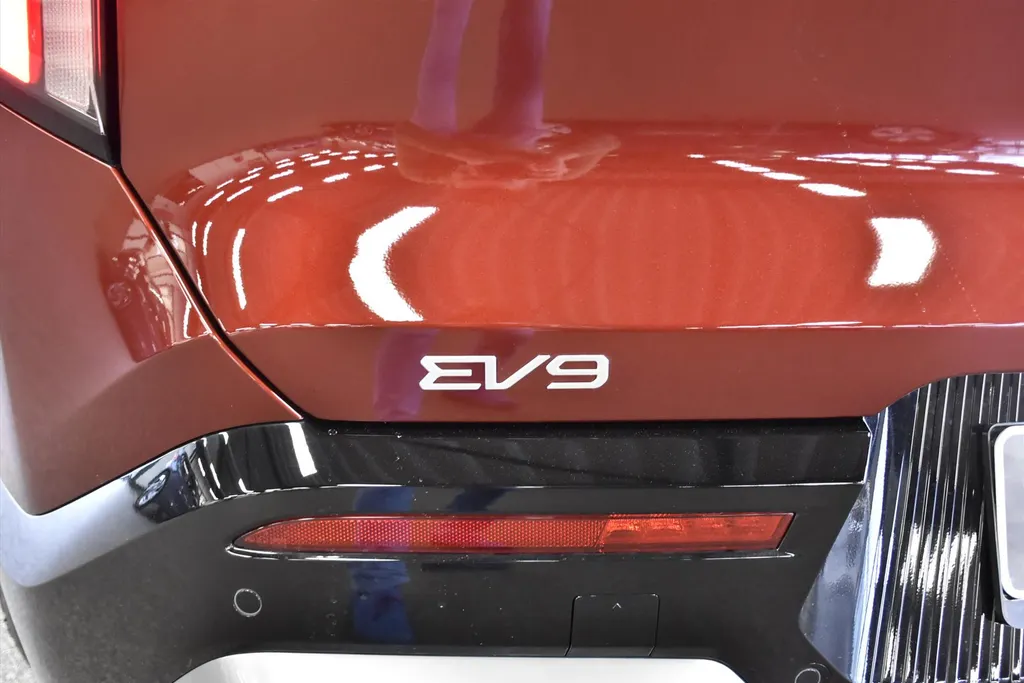 Kia EV9 99,8kWh 204pk RWD Air NIEUW - SNEL LEVERBAAR