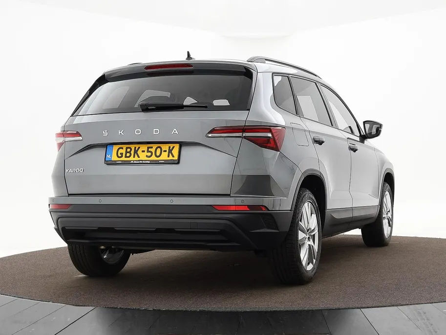 Škoda Karoq 1.5 TSI ACT 150pk DSG Business Edition · Camera · Inklap. Trekhaak · Keyless · Stuur- & Stoelverwarming · Apple/Android Car Play · ACC · Garantie t/m 02-07-2028 of 100.000km