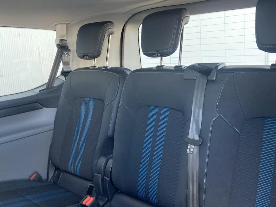 Ford Tourneo Custom E-Custom 65kW 218pk Sport 8- 340 L1H1 Sport ELEKTRISCH-Personenvervoer 8 zitplaatsen-Panoramadak-Sportuitvoering