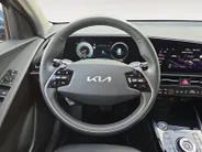Kia Niro EV Edition Advanced 64.8 kWh Accu 100% | 1e Eigenaar | Dealer onderhouden | Cruise Control Adaptief | Stoelverwarming | Camera | Apple Carplay & Android Auto | Leder | Fabrieksgarantie t/m 28-3-2031 + 3x 1 jaar* | NAP