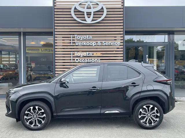 Toyota Yaris Cross 1.5 Hybrid Dynamic | Parkeersensoren V+A | Stuur en Stoelverwarm