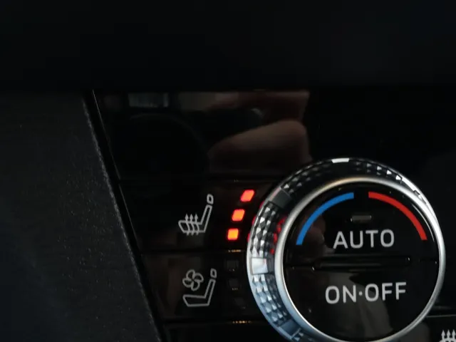 Mitsubishi Outlander 2.4 PHEV Black Edition All Seasons | Yamaha sound