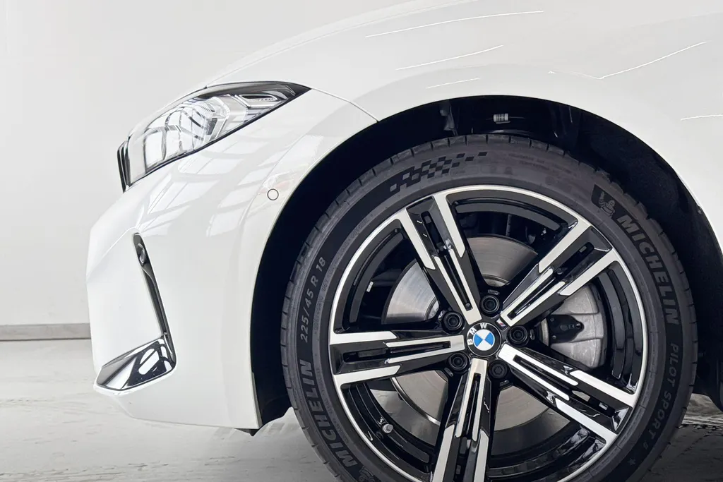 BMW 3 Serie Touring 330e Comfort Pack M Sport Edition M Sportpakket