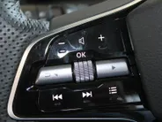Nissan ARIYA Evolve 66 kWh | 22KW Lader| Afneembare trekhaak| Apple carplpay& Android auto| 360grd Camera| Stoelverwarming en verkoeling| Elektrisch verstelbare stoelen| Luxe bekleding| Dealer onderhouden|