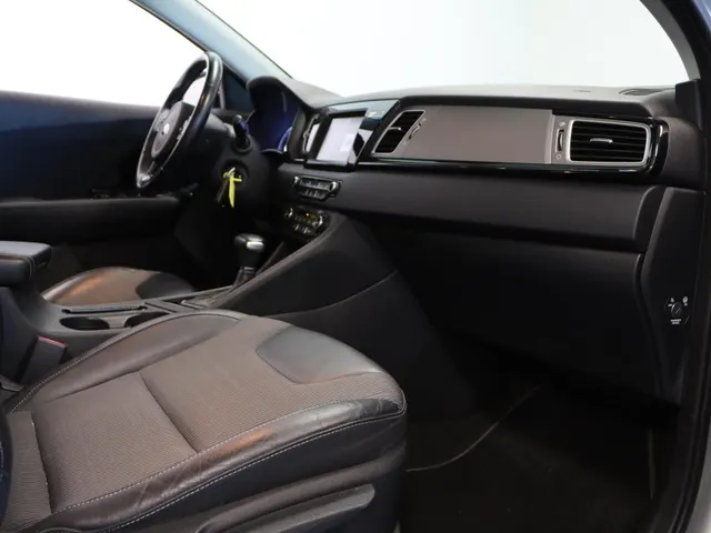 Kia Niro 1.6 GDi Hybrid First Edition