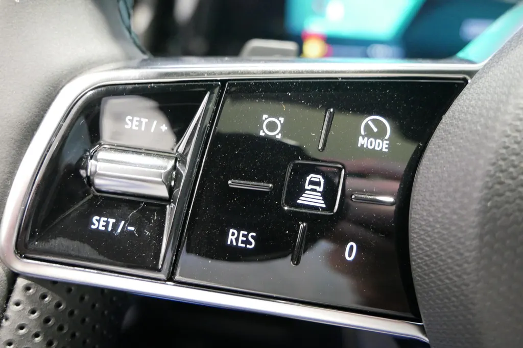 Renault Espace E-Tech full hybrid 200 iconic 5p. | Profiteer nu van €4.000,- Zeeuw & Zeeuw voorraadkorting | Harman Kardon | SolarBay panoramadak | Uit voorraad leverbaar op = op |