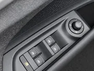 Škoda Enyaq iV 80 204pk · Navigatie · Apple/Android Car Play · Achteruitrijcamera · Stoelverwarming ·