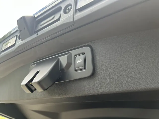 Mitsubishi Grandis 1.8 HEV First Edition
