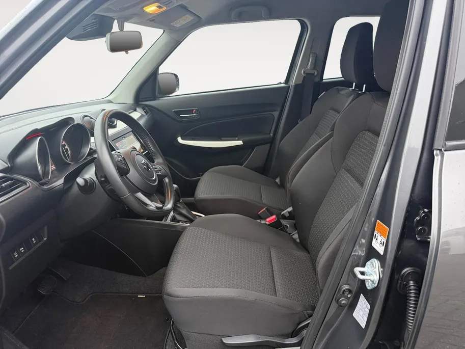 Suzuki Swift 1.2 Stijl | Cruise/ Climate Control | Navigatie | Camera | Trekhaak |