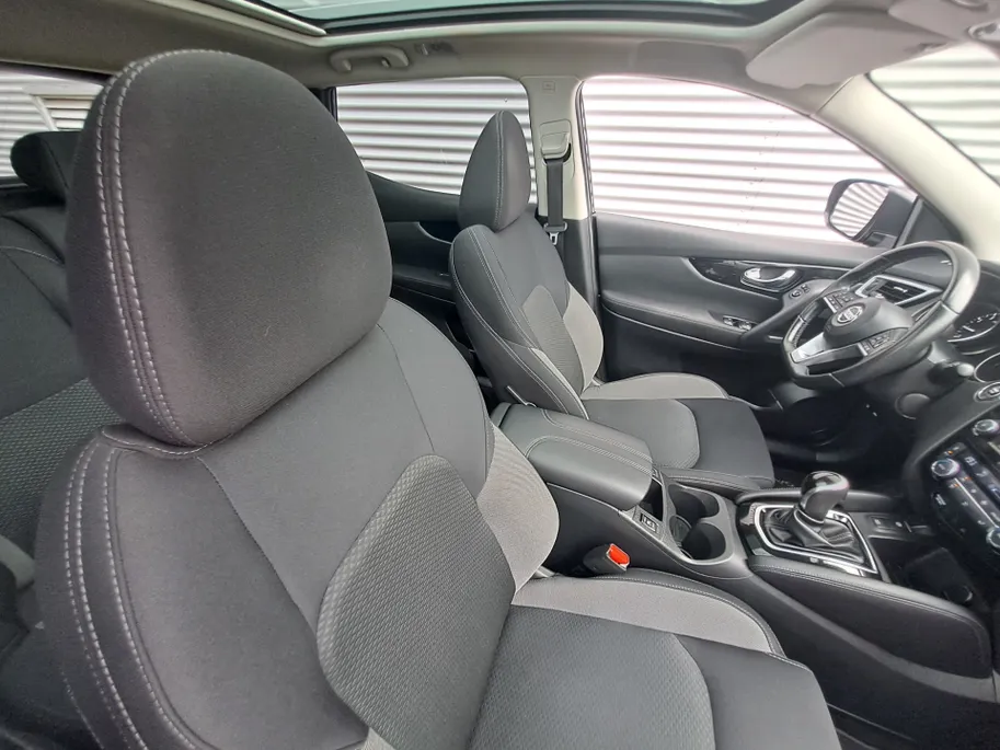 Nissan QASHQAI 1.3 DIG-T Design Edition | Automaat | Trekhaak | Pano Dak | Navi | Cruise | Camera | Apple Carplay/Android Auto | Stoel verrw.