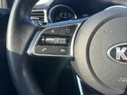 Kia XCeed 1.5 T-GDI MHEV DynamicPlusLine Automaat | 1e Eigenaar | Dealer Onderhouden | Camera | Stoel- & Stuurverwarming | Trekhaak | 2-Zone Climate Control | Navigatie | Fabrieksgarantie t/m 2-4-2028 +3x 1 jaar* | NAP