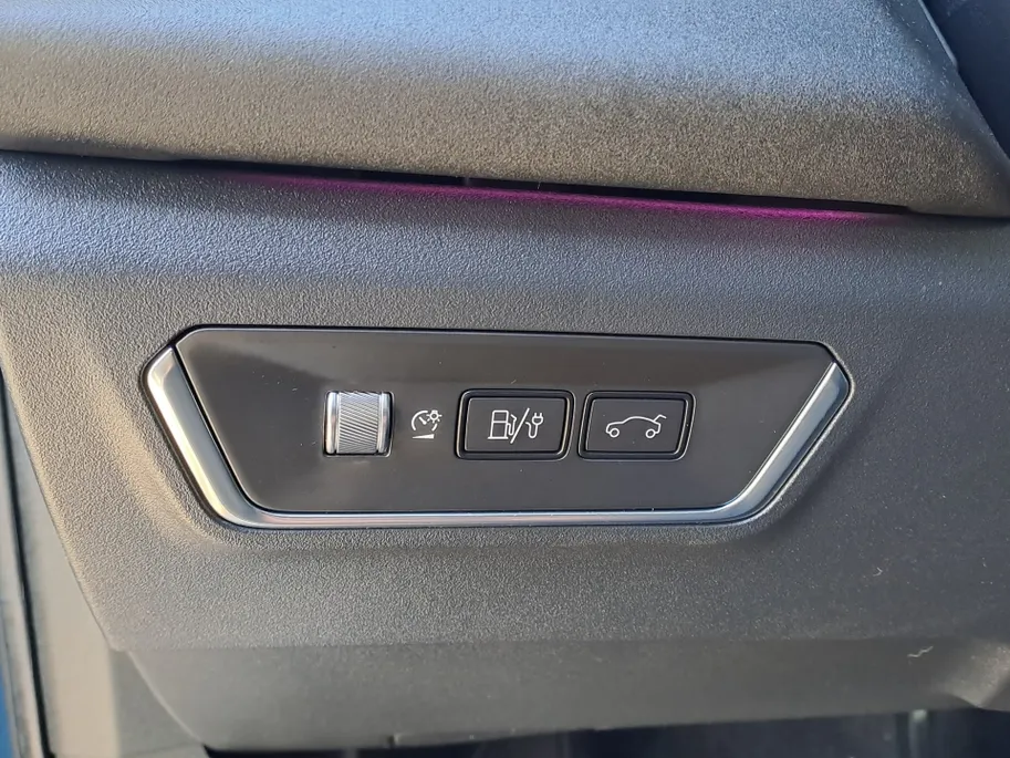 Lynk & Co 01 1.5 PHEV | SOH 97,3% | Automaat | Camera | Navigatie | Climate Control | Trekhaak afneembaar | Apple Carplay/Android Auto | DAB | Keyless entry | Keyless start | Stoel verw.