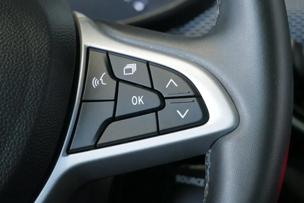 Dacia Sandero 1.0 TCe 90 Journey *Navi via Carplay*Camera*Climate Control*Parkeersensoren*Keyless Entry*Zeer nette auto!
