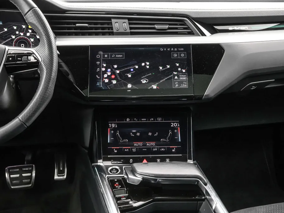 Audi Q8 Sportback e-tron 55 quattro S Edition 408pk / 115 kWh · SOH 93,6% · Panoramadak · 360 Camera · Luchtvering · Keyless · 360 Camera · Keyless · Matrix LED · 22'Velgen ·