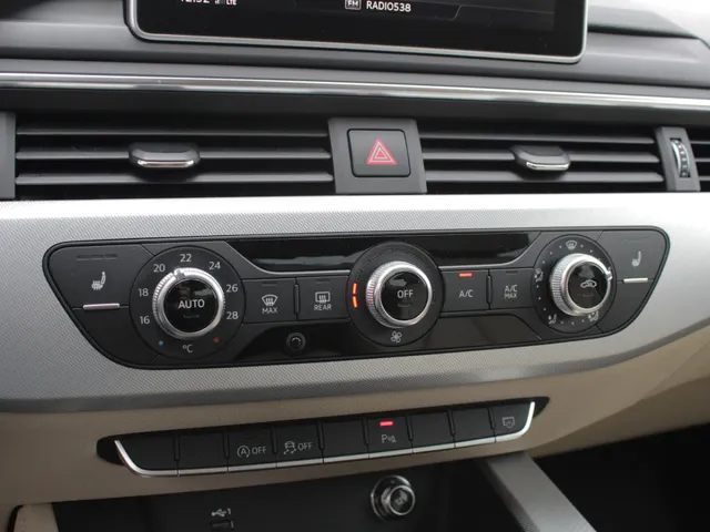 Audi A4 Limousine 35 TFSI Design Pro Line Plus | Navi | Digital dash | Leder | Schuifdak | Cruise