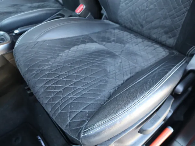 Suzuki Vitara 1.5 Hybrid Style | Carplay | All Seasons | Leder
