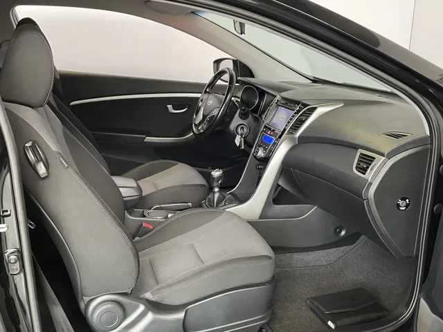 Hyundai i30 1.6 GDI i-Magine Uniek weinig kilometers