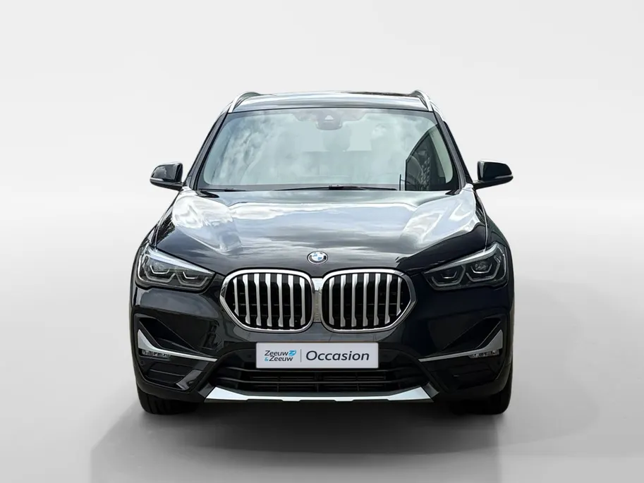 BMW X1 sDrive18i Business Edition Plus | Trekhaak | Leder | Navi | Stoelverwarming | Head-Up Display | Ambient Lighting | NL AUTO | Cruise Control | Climate Control | 12 maanden Bovag garantie |