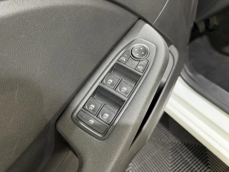 Renault Clio 90PK TCe GPF Evolution | DEMO | Navi | Camera | Apple CarPlay/Android Auto | Parkeersensoren | Airco | Licht & Regen Sensor | Cruise Control | Full LED | Digital Cockpit |
