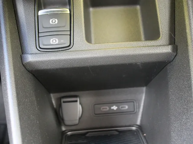 Renault 5 comfort range iconic cinq 52 kWh *  Vermelde prijs is inclusief de korting t.w.v. 1600,- *