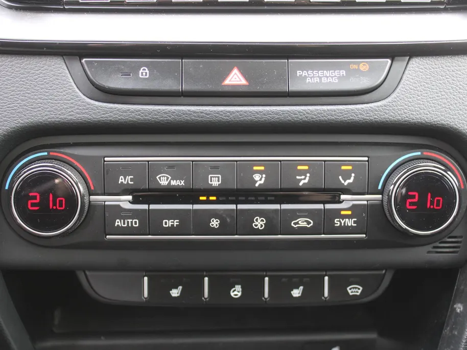 Kia ProCeed 1.6 T-GDI GT | 204PK! | Stuur-/stoelverwarming | Schuifdak | Camera | Stoelgeheugen | LED | Dodehoek detectie | Zeer nette auto | 1e eigenaar |