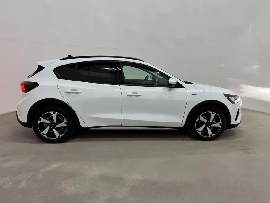 Ford Focus 1.0 EcoBoost Hybrid Active 125 PK | Automaat | Winterpack | Apple Carplay - Android Auto |  Full LED | Keyless Entry & Start |