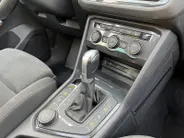 Volkswagen Tiguan 2.0 TSi DSG-aut. 4Motion Highline R-Line NL Auto | 11-2017 | Pano dak | Trekhaak | 20' | Stoelverwarming | Etc.