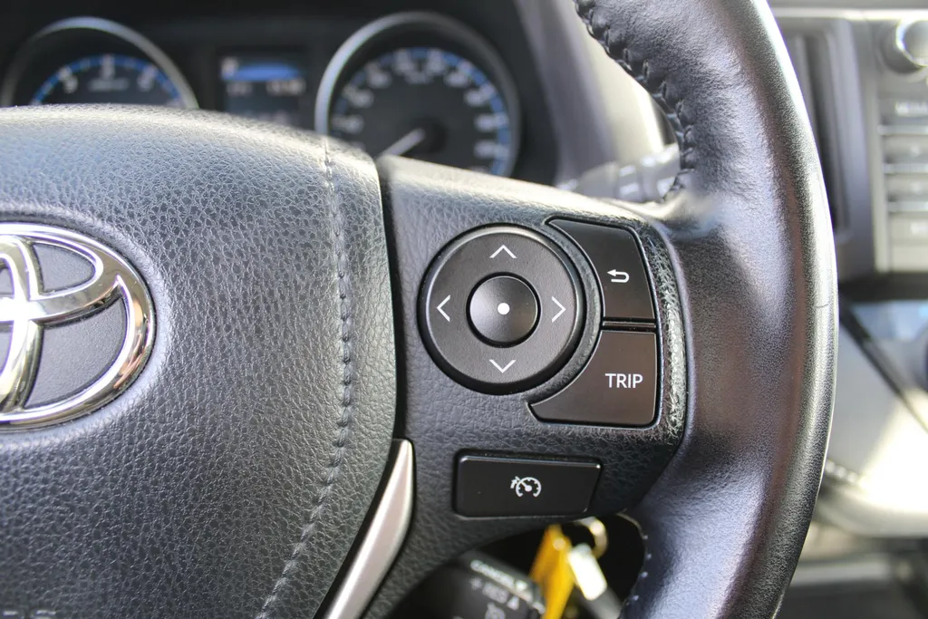 Toyota RAV4 2.0 VVT-i AWD Dynamic | 17' LM | Airco | Navi | Camera | Trekhaak | Automaat |