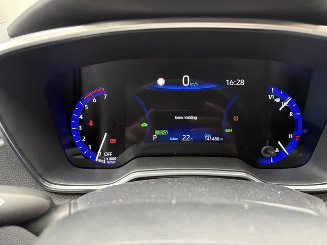 Toyota Corolla 1.8 Hybrid Executive | Leer | All Seasons