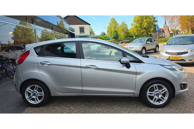 Ford Fiesta 1.0 EcoBoost 100PK 5Drs Titanium