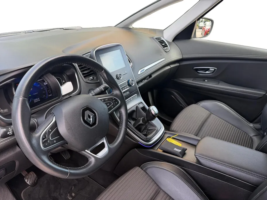 Renault Scénic 1.3 TCe Intens | Trekhaak | Camera | Bluetooth | Navigatie | Parkeersensoren | Dodehoek Detectie | Cruise & Climate Control | 12 Maanden BOVAG Garantie
