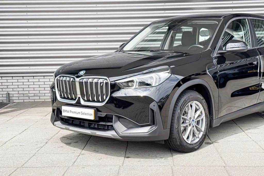 BMW iX1 xDrive30 Launch Edition 67 kWh