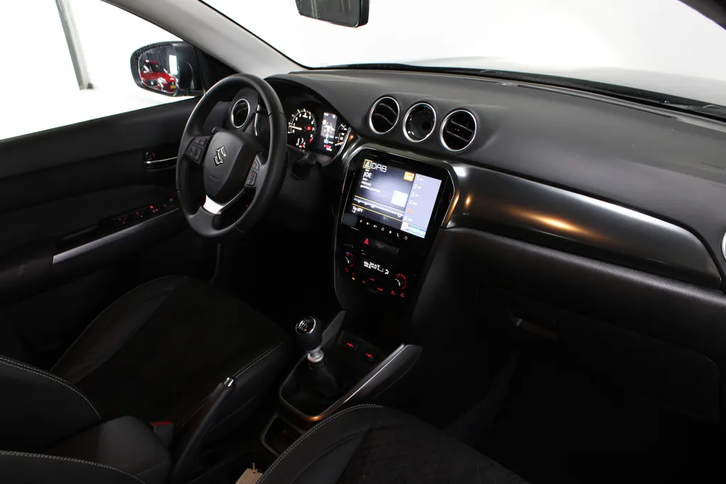 Suzuki Vitara 1.4 Boosterjet Smart Hybrid Style / Camera / Led verlichting / Navigatie / Adaptive cruise control /