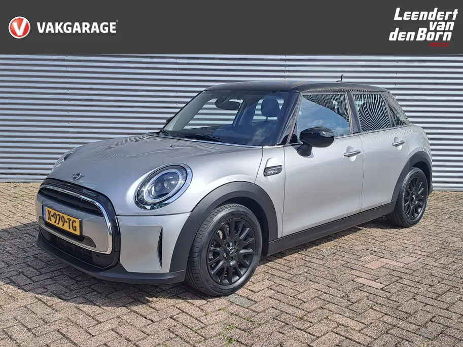 MINI 5-Deurs 1.5 Cooper Camden Edition | Navi | Sensoren | Cruise | DAB | Apple Carplay/Android Auto