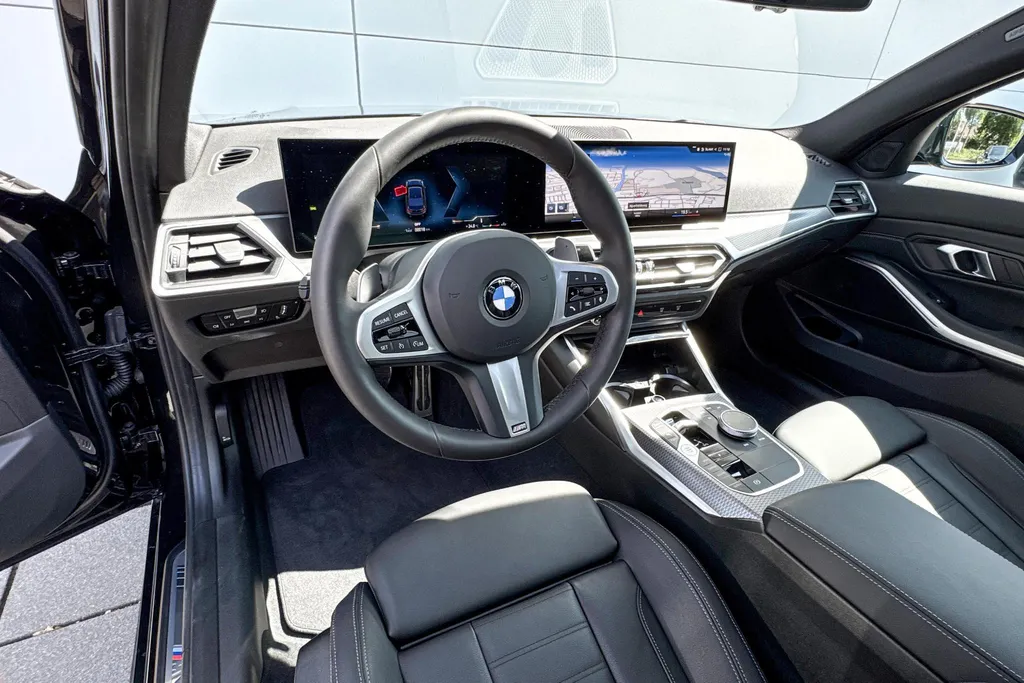 BMW 3 Serie Sedan 318i M-Sport