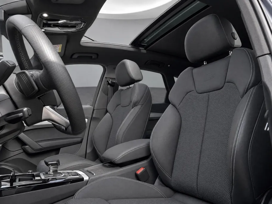 Audi Q5 50 TFSIe 299pk S-tronic S edition · Panoramadak · Camera · Matrix LED · Apple/Android Car Play · Elek. Achterklep ·