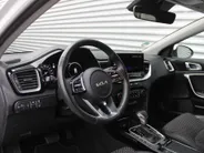 Kia Ceed Sportswagon 1.5 T-GDi DynamicPlusLine | Stoel- & stuurverwarming | Camera | Clima | Cruise adapt. | LED | Navi | Elek. achterklep | 16' LM |