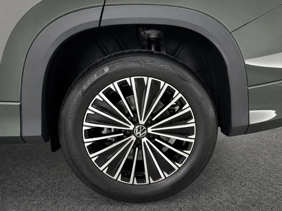 Volkswagen Tayron Life Edition 1.5 eHybrid 204 pk 6 versn. DSG · Comfort pakket · Trekhaak inklapbaar, met elektrische ontgrendeling, incl. aanhangermanoeuvreerhulp Trailer Assist · Voorraad OUTLE · Prijs is inclusief inruilpremie · MEGA SALE