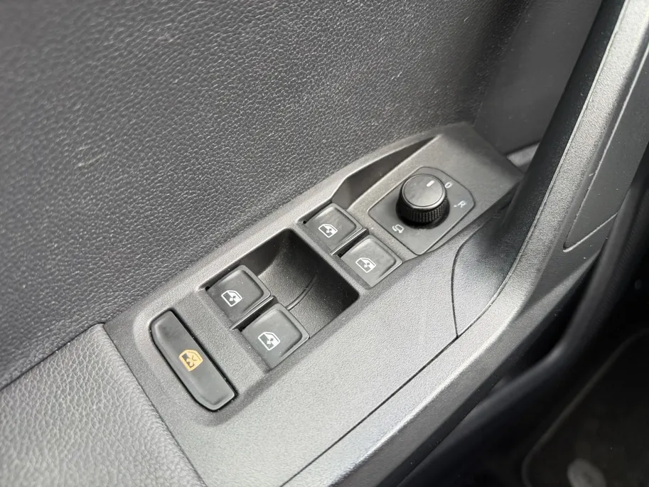 SEAT Arona 1.0 TSI Style Business Intense | Climate Control | Achteruitrijcamera | Parkeersensoren voor & achter | Cruise Control |
