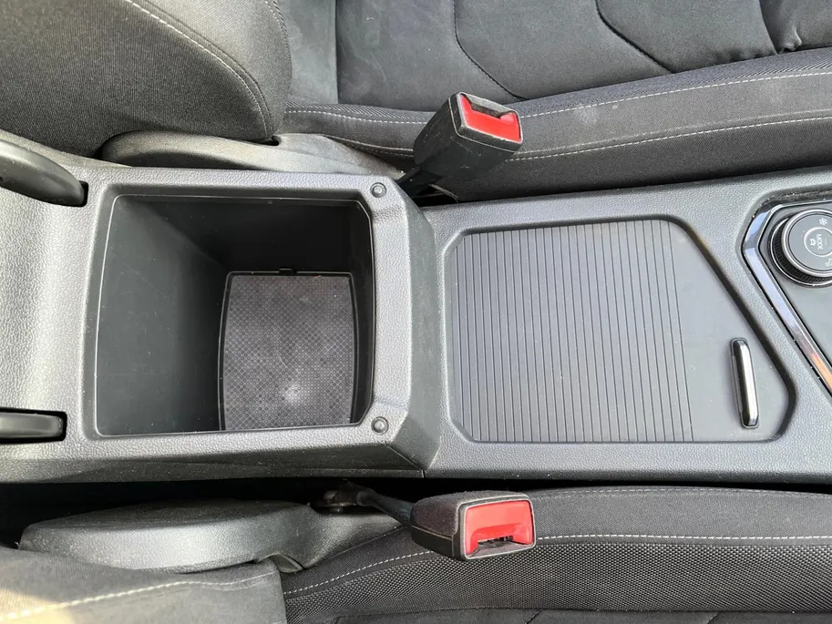 Volkswagen Tiguan 2.0 TSi DSG-aut. 4Motion Highline R-Line NL Auto | 11-2017 | Pano dak | Trekhaak | 20' | Stoelverwarming | Etc.