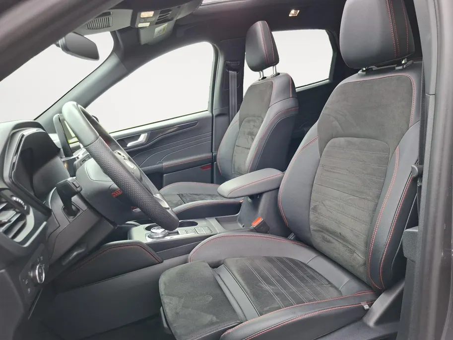 Ford Kuga 2.5 PHEV ST-Line X Black Pack | NL-Auto | 1e Eigenaar | Dealer onderhouden | Panoramadak | Winterpack | Black Pack | AGR | 20' Lichtmetaal | Adaptive Cruisecontrol | Dodehoekdetectie | B&O Audio | El. Achterklep | El. Trekhaak